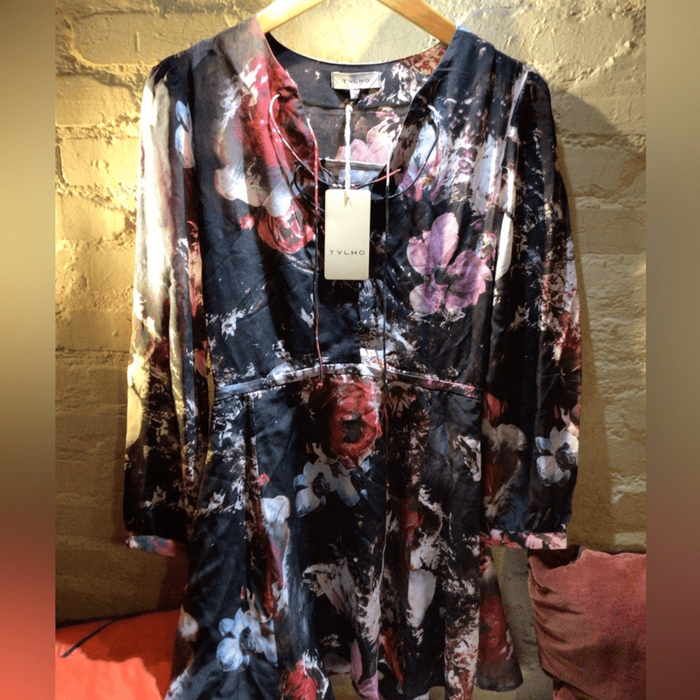 NEW! tvlho Long Sleeve Dress